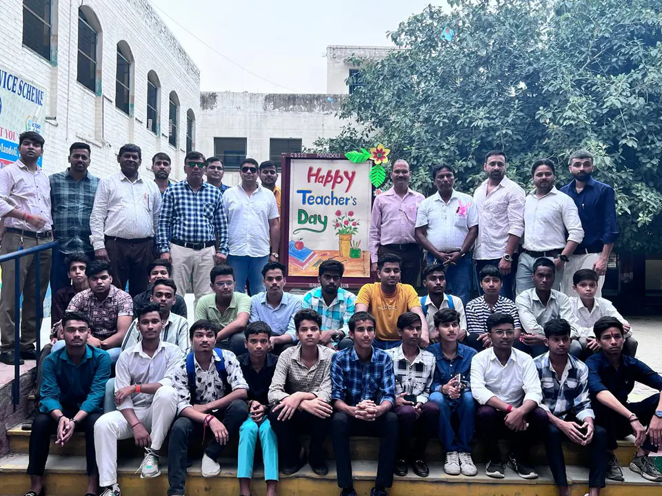 Smart Public School students, teachers and community